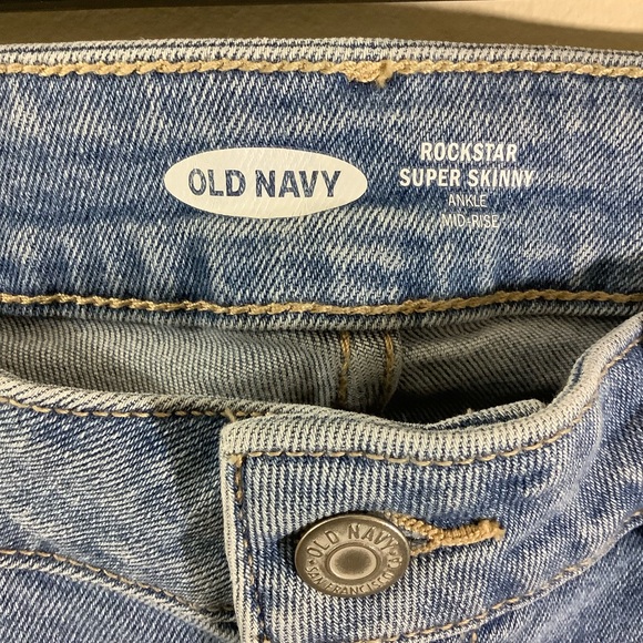 Old Navy 🌵 Rockstar Super Skinny Jeans - Picture 4 of 5